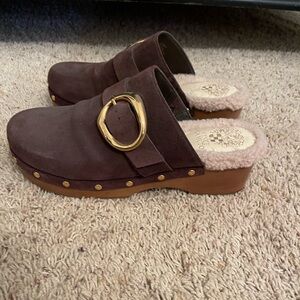 Vince Camuto Sherpa Clogs Size 8